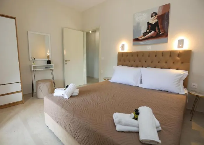 Kouros Apartments